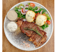 Стриплойн с запеченным картофелем 410г.