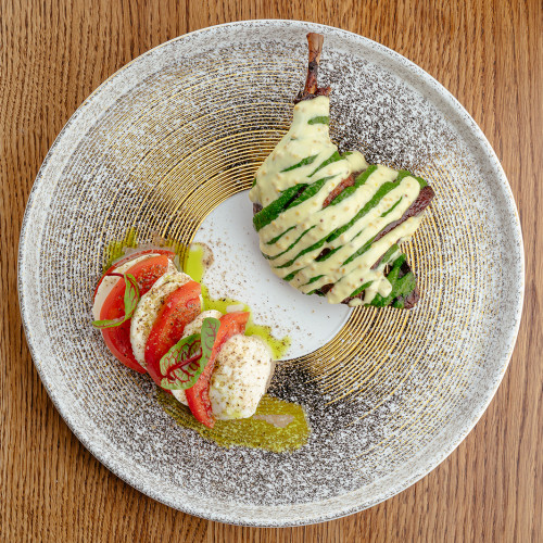 Утиная ножка с капрезе 300 г.