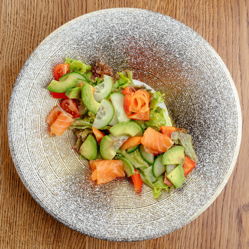 Салат с семгой и авокадо 170 г.