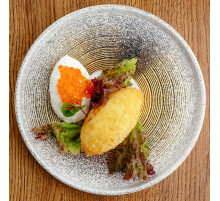 Картофельный крокет с икрой и фермерской сметаной 140г.