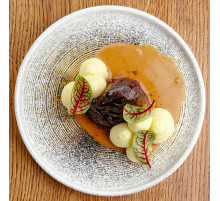 Говяжьи щеки с трюфельным пюре 250 г.