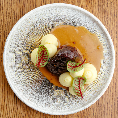 Говяжьи щеки с трюфельным пюре 250 г.