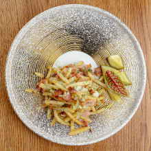 Картофель жареный с луком и грудинкой 300 г.